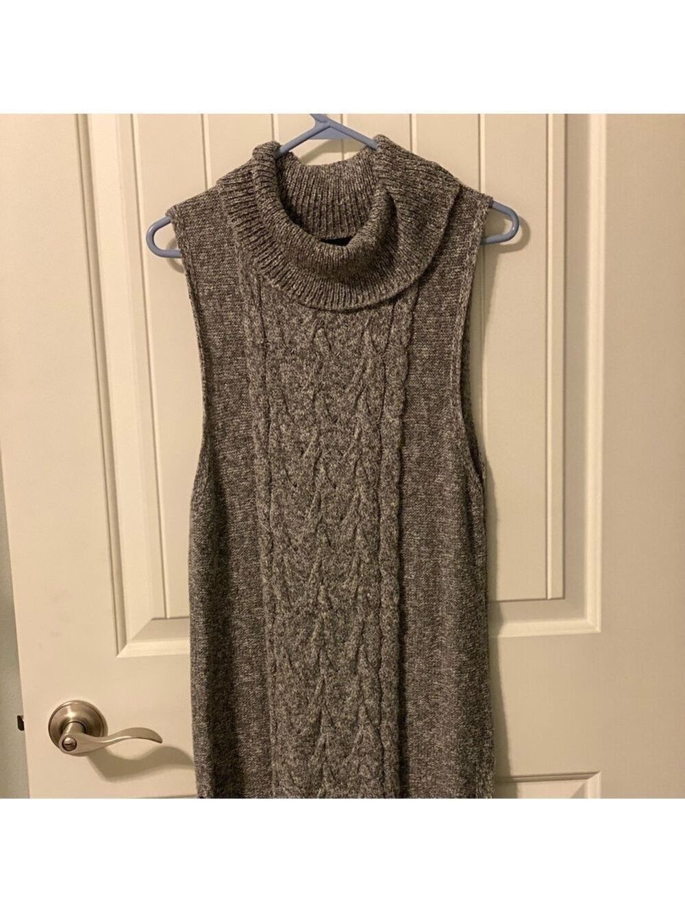 AB Studio Grey Cowl Neck Sleeveless Sweater. Cotten, polyester, acrylic Size L